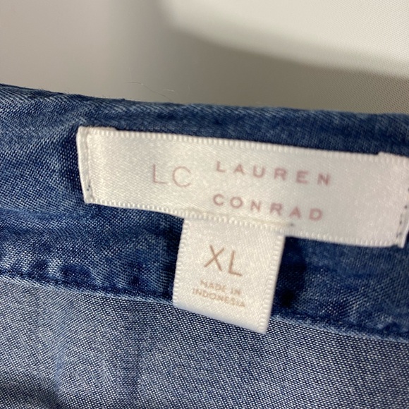 Denim look poof sleeve blouse - Picture 3 of 5